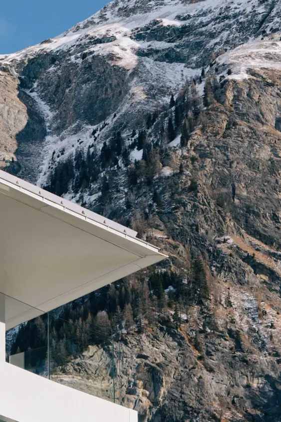 CROP 20230118 357A2007 Final©2023 Julien L. Balmer, All Rights Reserved